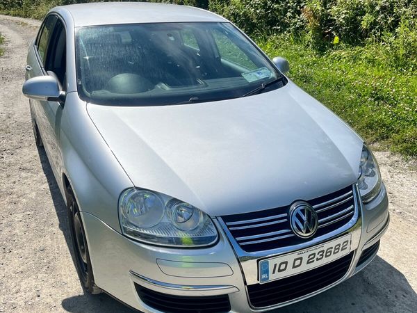 Volkswagen Jetta Saloon, Diesel, 2010, Silver