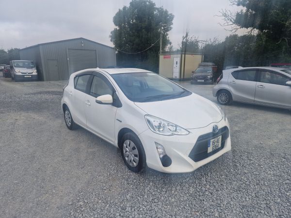 Toyota Aqua Hatchback, Petrol Hybrid, 2015, White