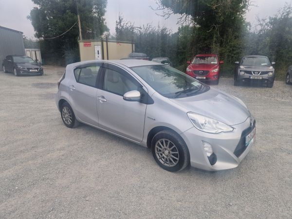 Toyota Aqua Hatchback, Petrol Hybrid, 2017, Silver