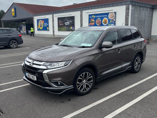 Mitsubishi Outlander SUV, Diesel, 2016, Brown