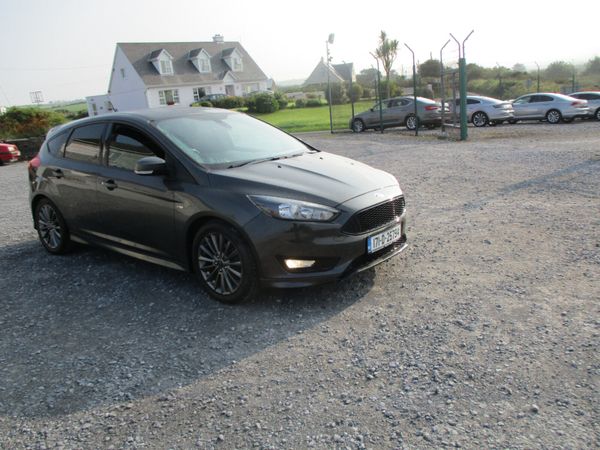 Ford Focus Hatchback, Diesel, 2017, Grey
