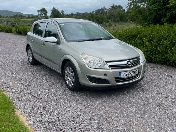 Opel Astra Hatchback, Petrol, 2008, Yellow