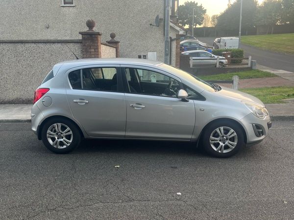 Opel Corsa Hatchback, Petrol, 2012, Silver
