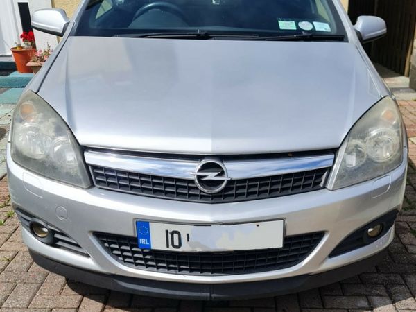 Opel Astra Hatchback, Diesel, 2010, Silver