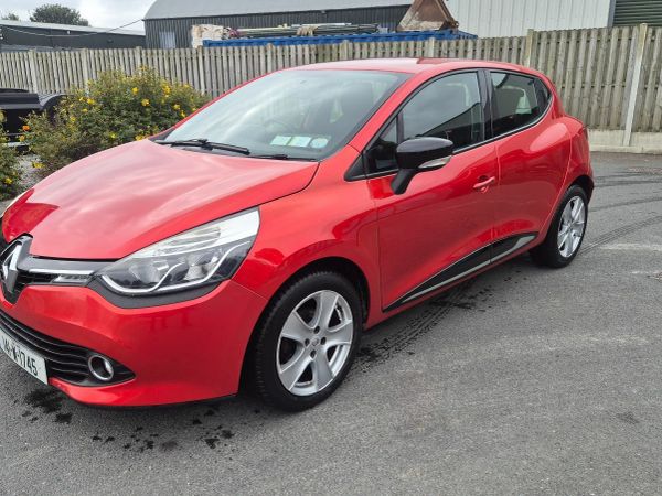 Renault Clio Hatchback, Petrol, 2014, Red