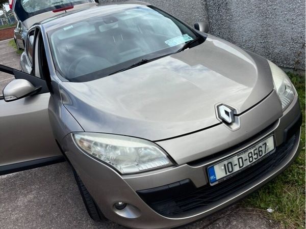 Renault Megane Hatchback, Diesel, 2010, Gold