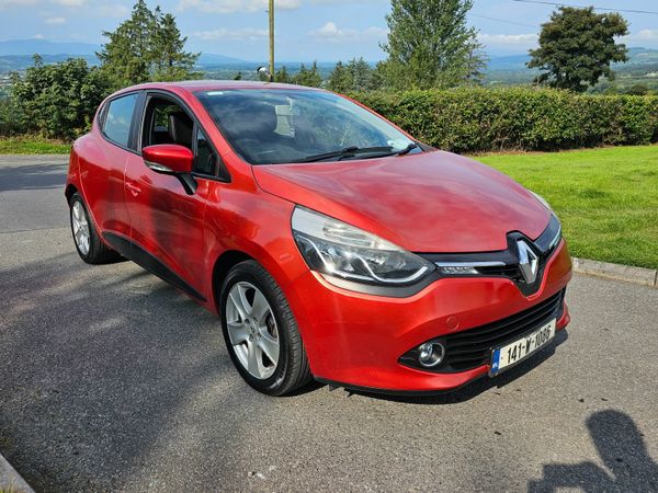 Renault Clio Hatchback, Petrol, 2014, Red