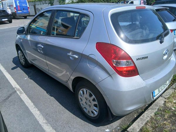 Hyundai i20 Hatchback, Petrol, 2010, Silver