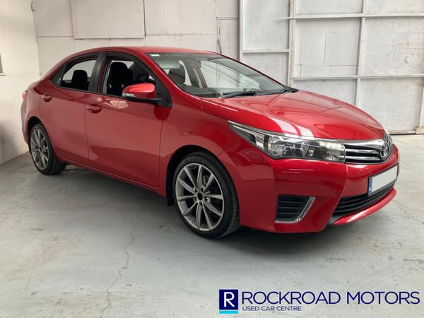 Toyota Corolla Saloon, Diesel, 2015, Red