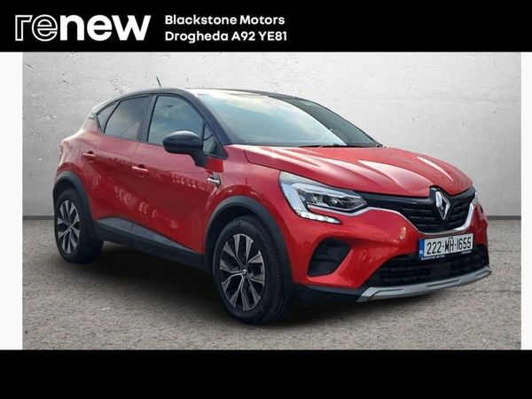 Renault Captur Hatchback, Petrol, 2022, Red