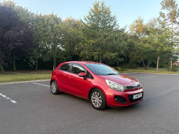 Kia Rio Hatchback, Petrol, 2012, Red