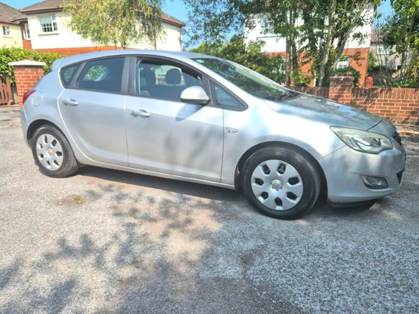 Opel Astra Hatchback, Diesel, 2009, Silver