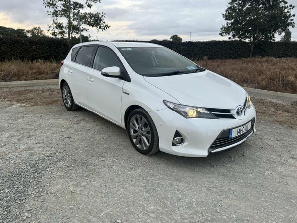 Toyota Auris MPV, Petrol Hybrid, 2014, White