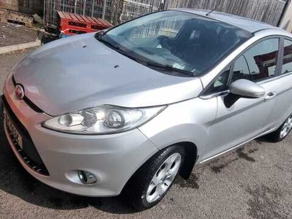 Ford Fiesta Hatchback, Diesel, 2010, Silver
