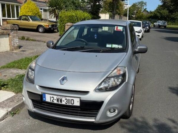 Renault Clio Hatchback, Petrol, 2012, Silver