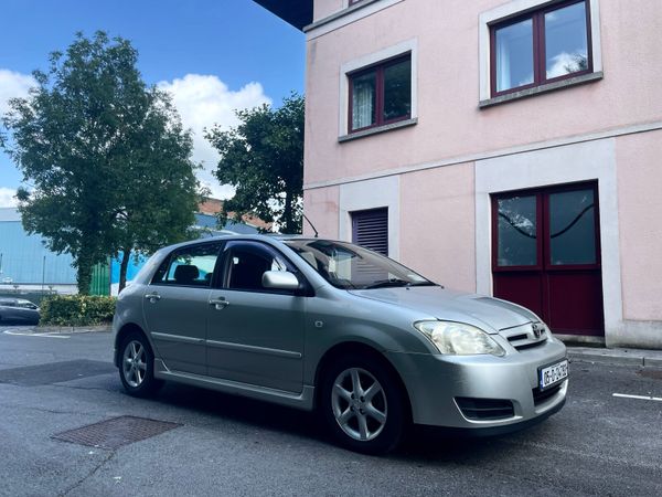 Toyota Corolla Hatchback, Petrol, 2005, Silver