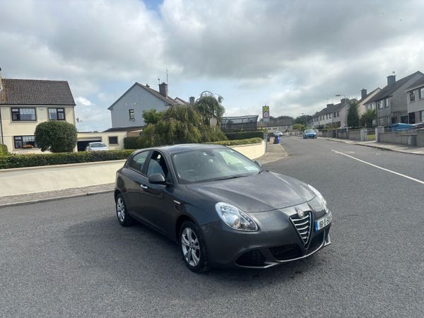 Alfa Romeo Giulietta Hatchback, Diesel, 2016, Grey