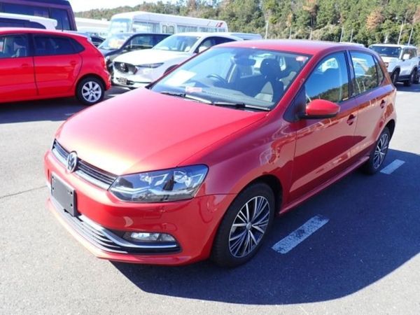 Volkswagen Polo Hatchback, Petrol, 2016, Red