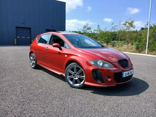 SEAT Leon Hatchback, Petrol, 2008, Red