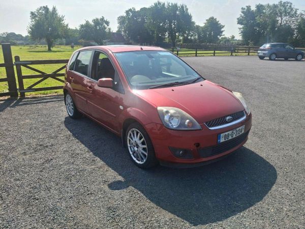 Ford Fiesta Hatchback, Petrol, 2008, Red