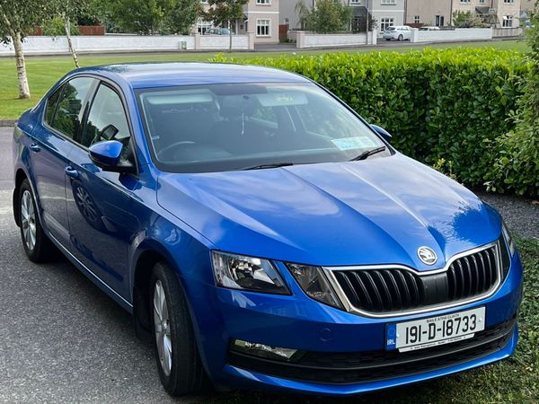 Skoda Octavia Saloon, Diesel, 2019, Blue
