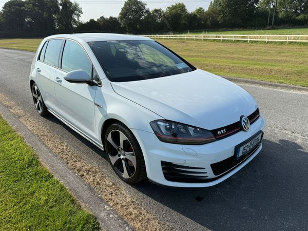 Volkswagen Golf Estate, Petrol, 2015, White
