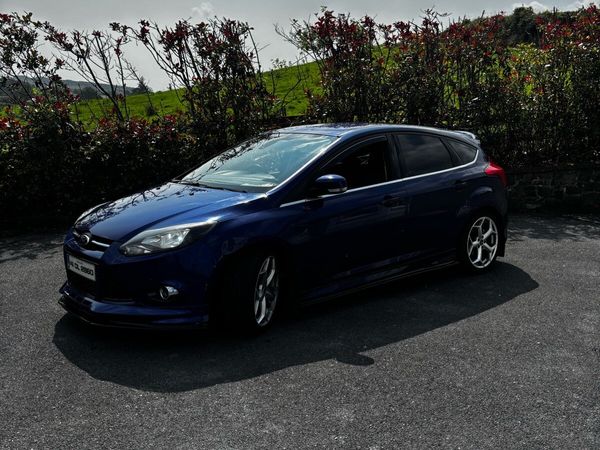Ford Focus Hatchback, Diesel, 2014, Blue