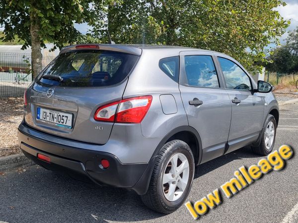 Nissan Qashqai Hatchback, Diesel, 2013, Grey