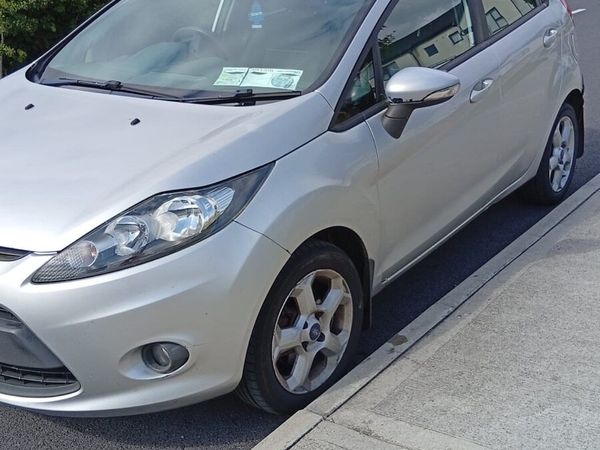 Ford Fiesta Hatchback, Diesel, 2011, Silver