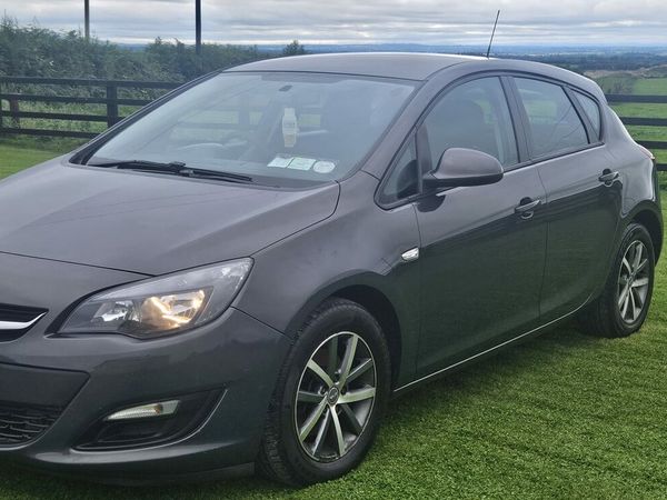 Vauxhall Astra Hatchback, Diesel, 2013, Grey