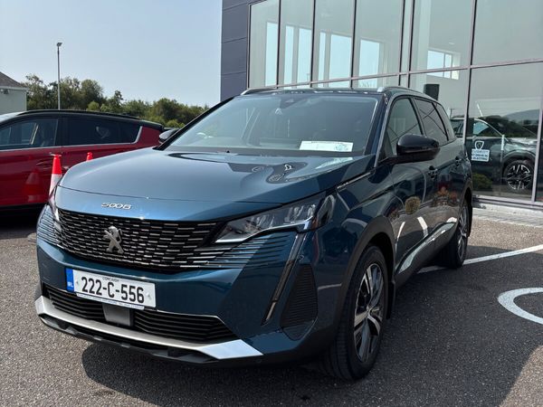 Peugeot 5008 MPV, Diesel, 2022, Blue