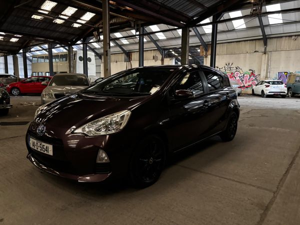 Toyota Aqua Hatchback, Petrol Hybrid, 2014, Purple