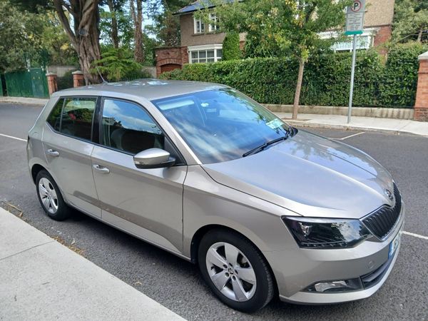 Skoda Fabia Hatchback, Petrol, 2016, Beige