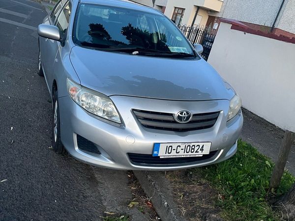 Toyota Corolla Saloon, Petrol, 2010, Silver