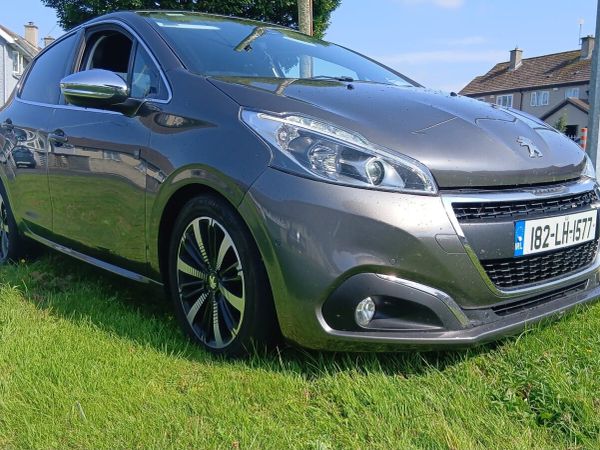 Peugeot 208 Hatchback, Petrol, 2018, Grey