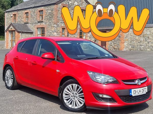 Vauxhall Astra Hatchback, Petrol, 2013, Red