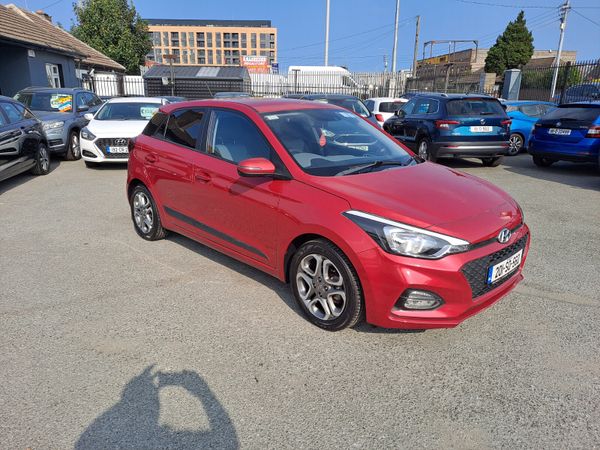 Hyundai i20 Hatchback, Petrol, 2020, Red