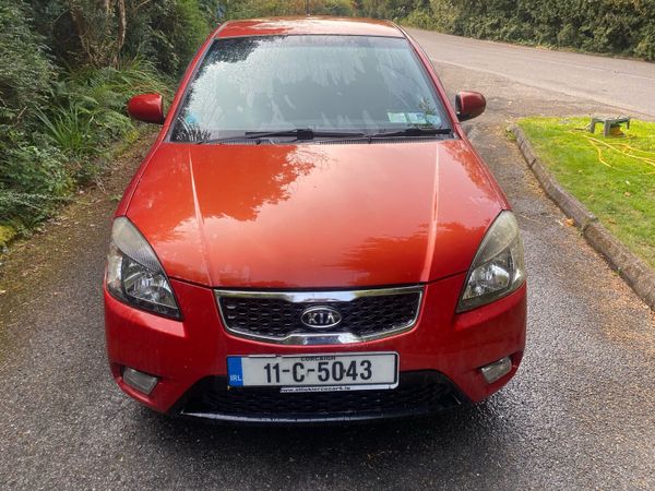 Kia Rio Hatchback, Diesel, 2011, Red