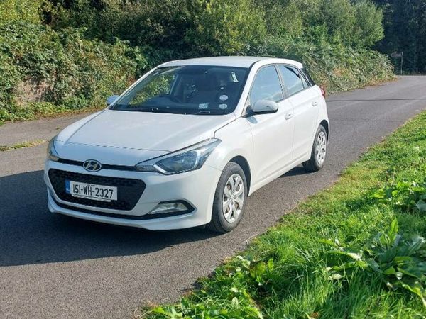 Hyundai i20 Hatchback, Petrol, 2015, White