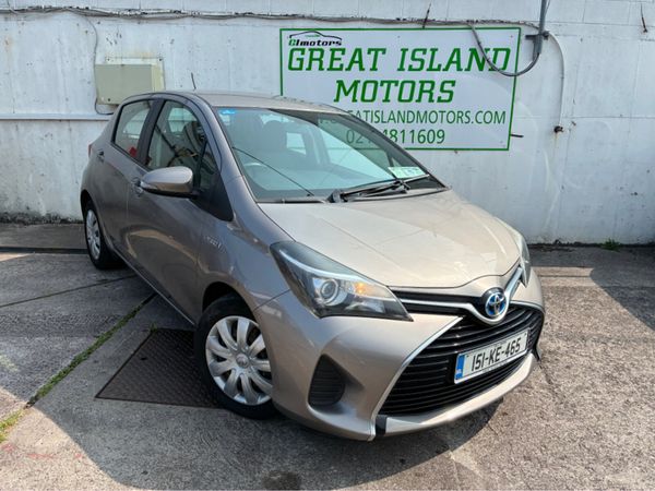 Toyota Yaris Hatchback, Petrol Hybrid, 2015, Beige