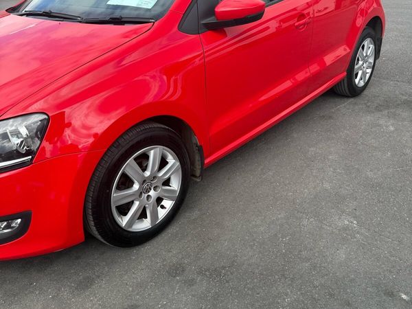 Volkswagen Polo Hatchback, Petrol, 2014, Red