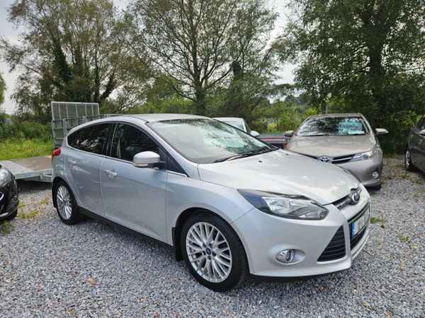 Ford Focus Hatchback, Petrol, 2012, Silver