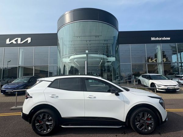 Kia Sportage MPV, Petrol Hybrid, 2024, White
