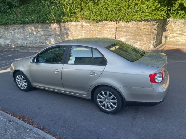 Volkswagen Jetta Saloon, Diesel, 2010, Beige