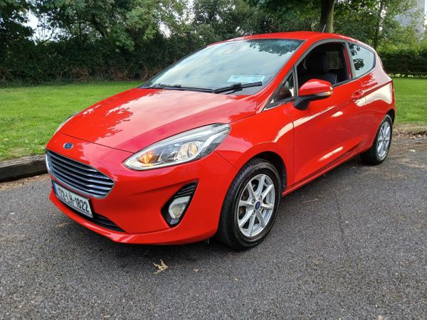 Ford Fiesta Hatchback, Petrol, 2017, Red