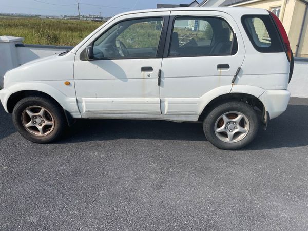 Daihatsu Terios SUV, Petrol, 2001, White