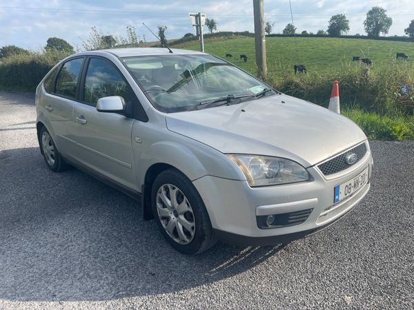 Ford Focus Hatchback, Petrol, 2008, Silver