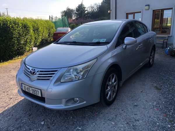 Toyota Avensis Saloon, Diesel, 2010, Silver