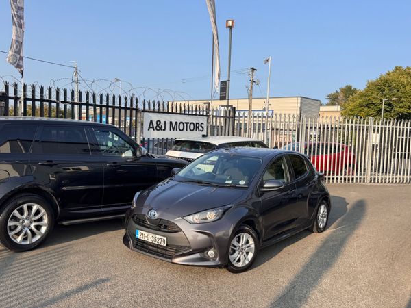 Toyota Yaris Hatchback, Petrol Hybrid, 2021, Grey