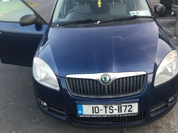 Skoda Fabia Hatchback, Petrol, 2010, Blue
